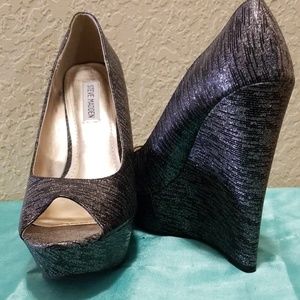 Steve Madden Matallic Wedge